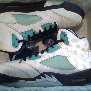 size 10.. air jordan 5 island green